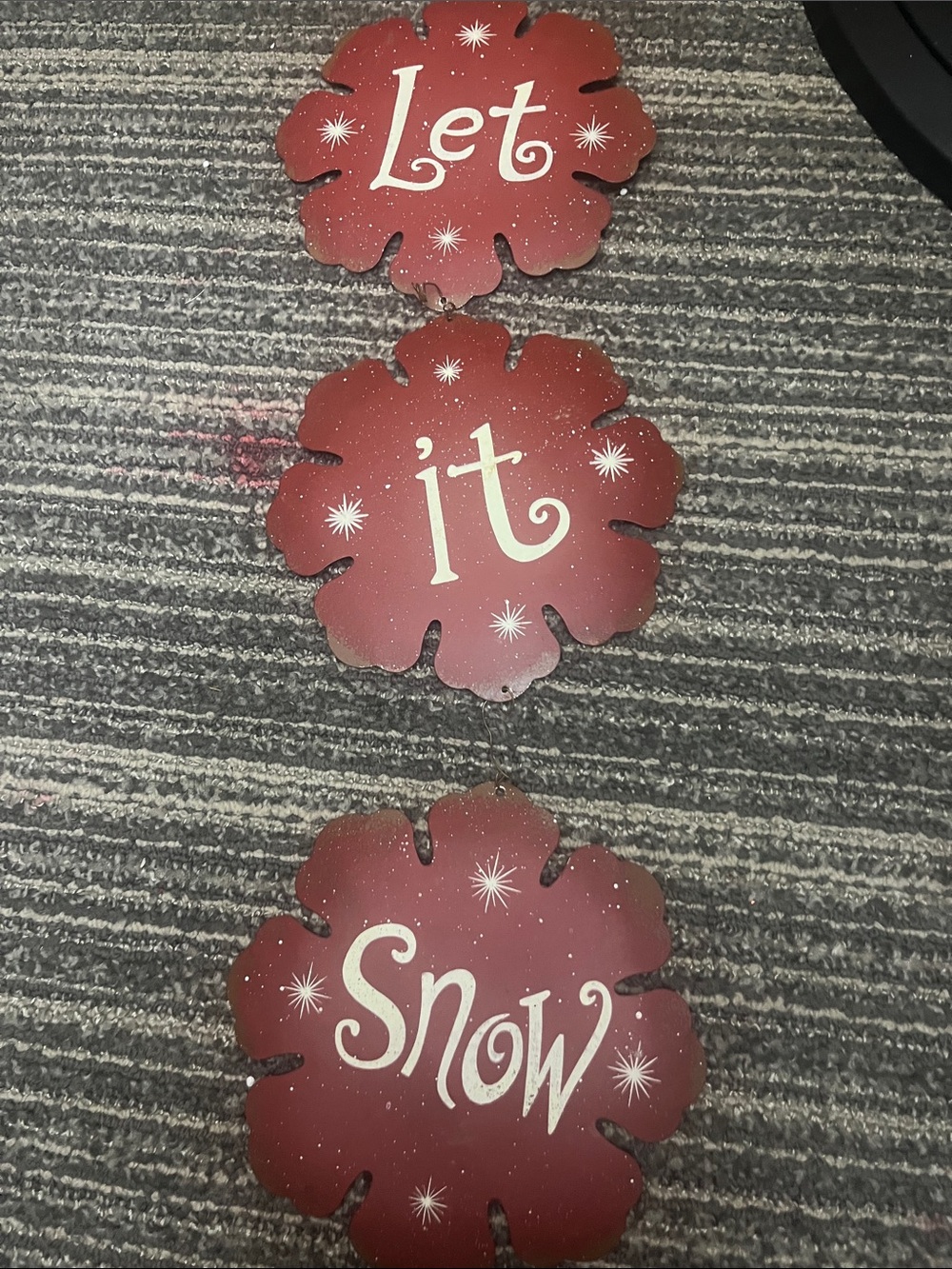 Let It Snow Red Holiday Metal Wall Plaque Set Perfect Rustic Woodsy Decor 622